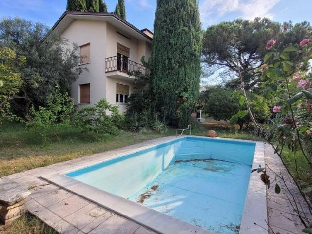 Villa di 240 mq in vendita Moniga del Garda, Italia