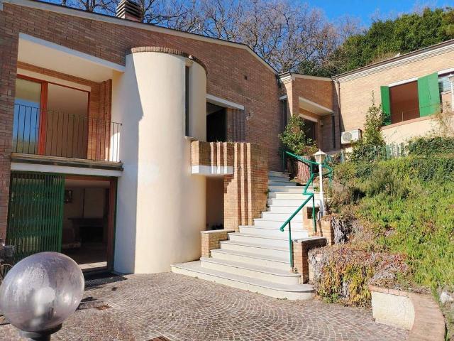 Villa di 250 mq in vendita Strada Provinciale Panoramica Ardizio, Pesaro, Marche