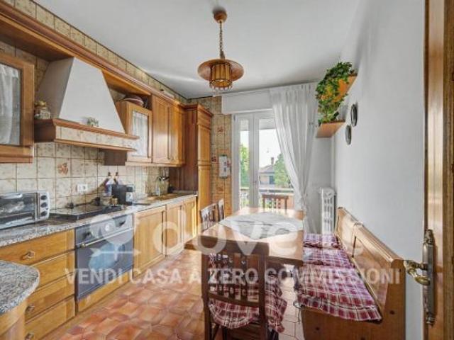 Villa di 260 m con più di 5 locali e box auto in vendita a Brugine [rif. DV 13034 1]