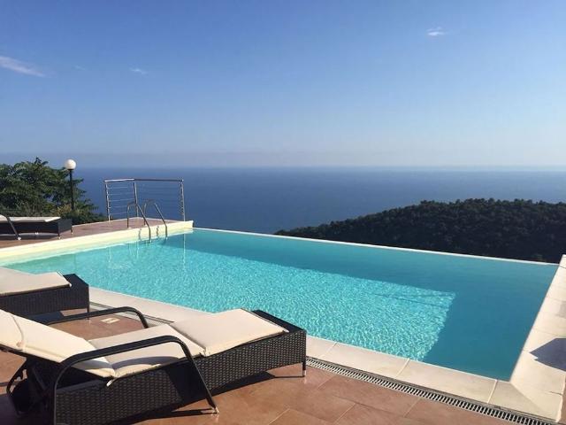 Villa di 264 mq in vendita Camporosso, Italia