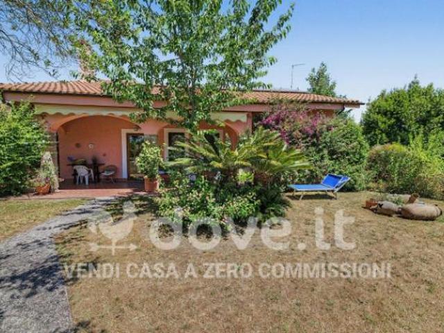 Villa di 267 m con più di 5 locali in vendita a Bracciano [rif. DV 13498 1]