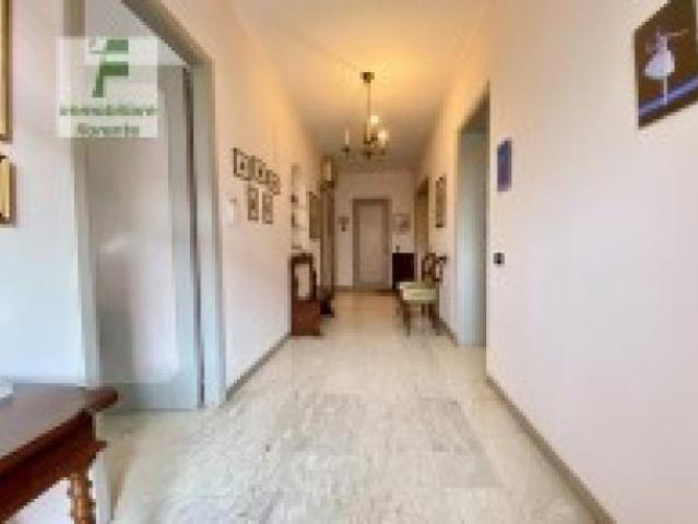 Villa di 300 m con 5 locali e box auto doppio in vendita a Padova