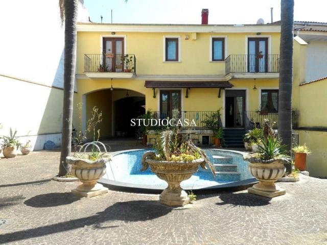 Prestigiosa villa di 300 mq in vendita, Viale Carlo III di Borbone, San Nicola la Strada, Campania