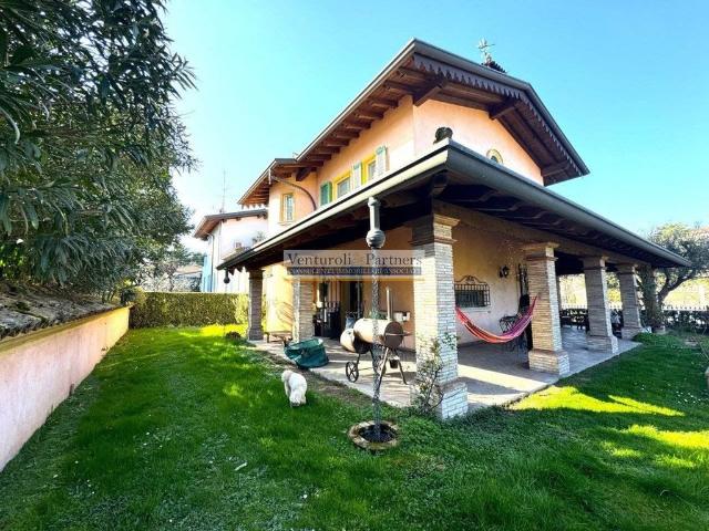 Villa di 304 mq in vendita Viale Tommaso dal Molin, Desenzano del Garda, Brescia, Lombardia
