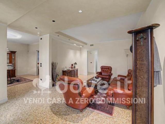 Villa di 312 m con 5 locali e box auto in vendita a Cittadella [rif. DV 13721]