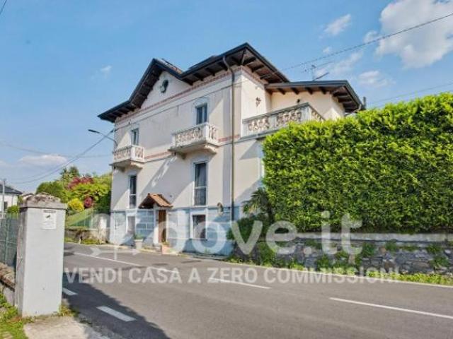 Villa di 320 m con 5 locali in vendita a Germignaga
