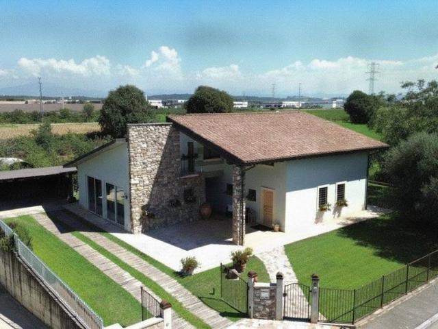 Villa di 325 mq in vendita Valeggio sul Mincio, Veneto