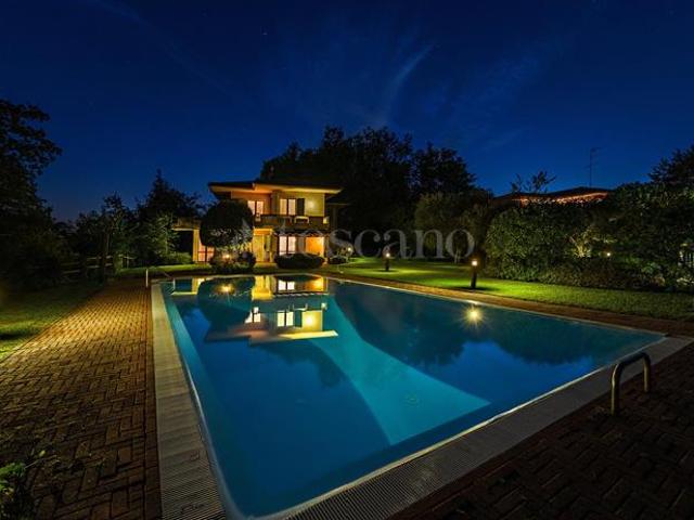 Villa di 350 mq a Soiano del Lago