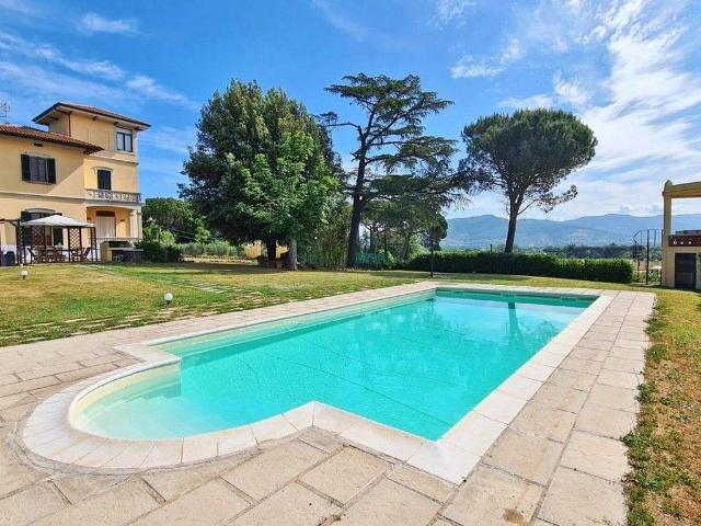 Villa di 350 mq in vendita Via di Monte San Savino, Monte San Savino, Arezzo, Toscana
