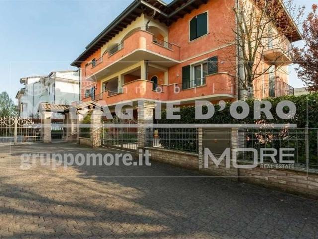 Villa di 350 mq in vendita Via Silingardi, Modena, Emilia Romagna