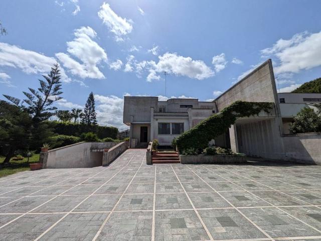 Villa di 370 mq in vendita Via Potenza, Lecce, Puglia