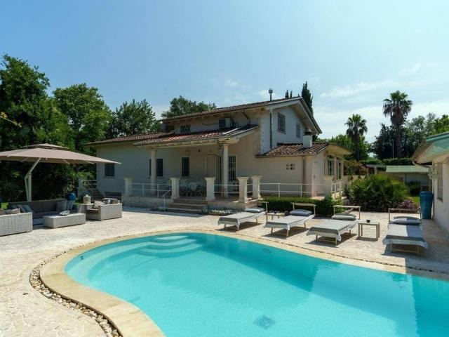 Villa di 380 mq in vendita Pietrasanta, Toscana