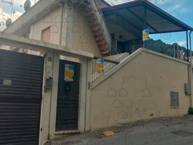 VILLA di 3 vani e di 100 mq MESSINA rif. 2VS16997