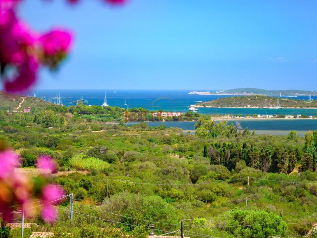 Villa di campagna con vista mare 244m² Olbia