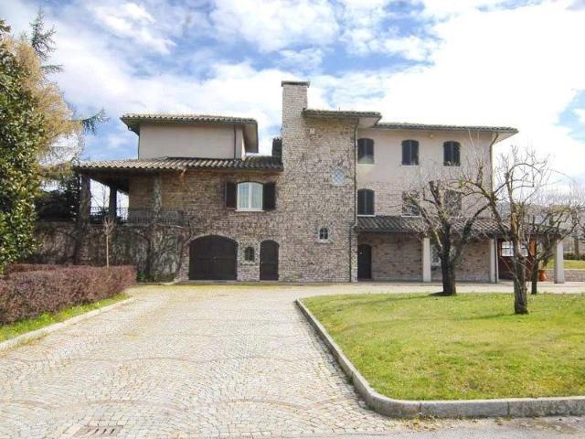 Villa di grandi dimensioni con giardino 700m² Ceva