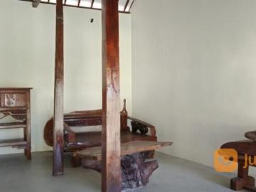 Villa di Gunung sari