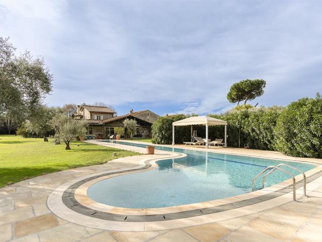 Villa di Lusso a Forte dei Marmi 320m² Forte dei Marmi