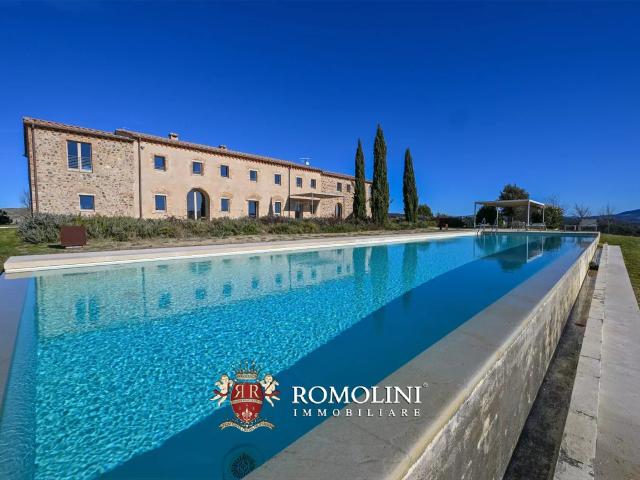 Villa DI Lusso Con Piscina In Vendita A Volterra, Toscana 1160m² Volterra