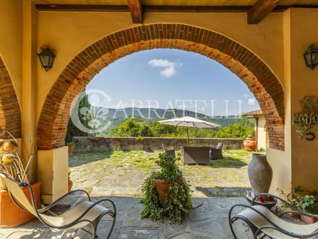 Villa di lusso con piscina sulle colline fiorentine 760m² Scandicci