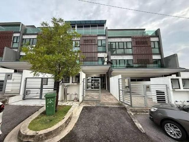Villa Domus Townhouse 35storey Freehold and Good Condition house
