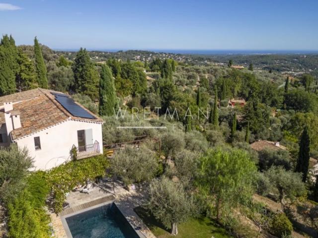 Villa dominante avec vue mer – Châteauneuf