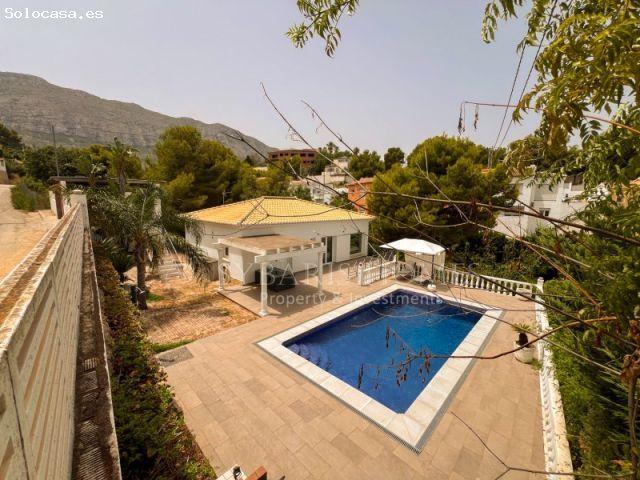 VILLA DOBLE CON PISCINA, JARDIN Y VISTAS AL MAR EN DENIA
