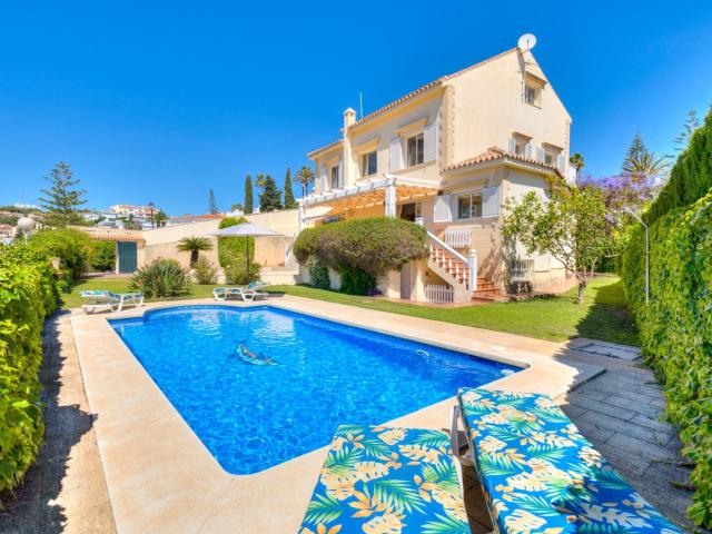 Villa Elegante en Torreblanca con vistas al mar