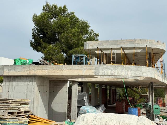 Villa de lujo en Benimeit Moraira con vistas panorámicas y gran terraza – Obra nueva en fase avanzada