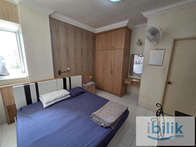 Villa Emas Aircond Master Room included utilities Private Bathroom MIX GENDER