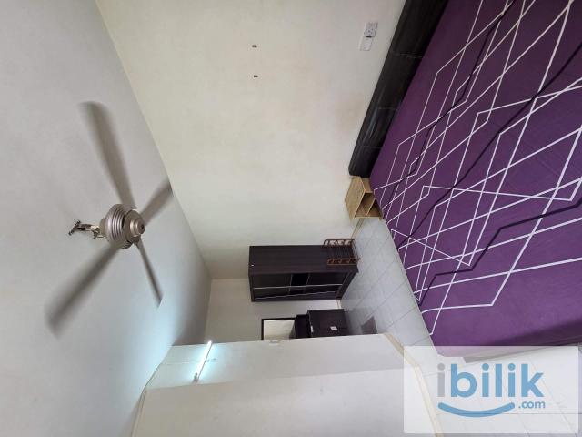 Villa Emas Aircond Master Room included utilities