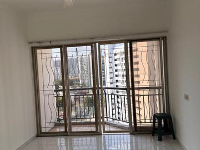 Villa Emas Condo near to Queensbay Mall