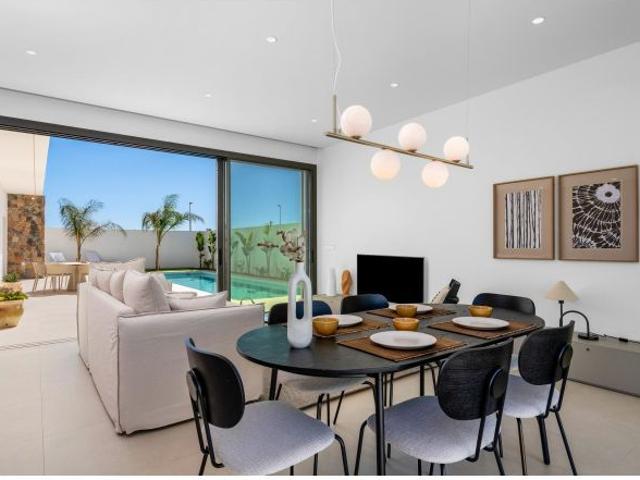Villa en una sola planta de 3 dormitorios con piscina privada a la venta en San Javier