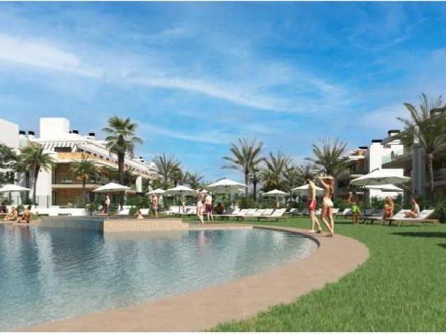 Villa en una planta de 3 dormitorios con piscina privada en venta en Resort de Golf en Los Alcazares