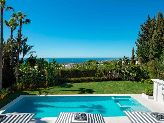 Villa en Urbanización Sierra Blanca con vistas panorámicas al mar en venta