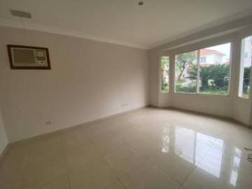 VILLA EN VENTA UBICADA EN EL KM 7, VIA SAMBORONDON
