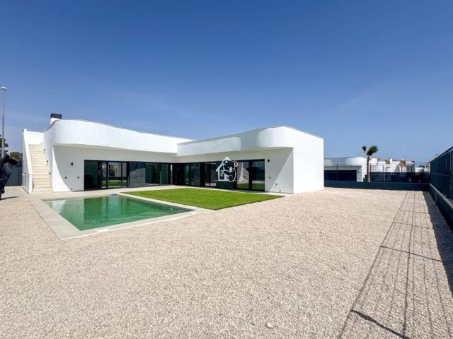 Villa en venta a estrenar en Algorfa Alicante