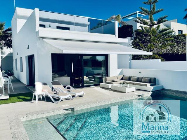 Villa en venta a estrenar en Elche Alicante