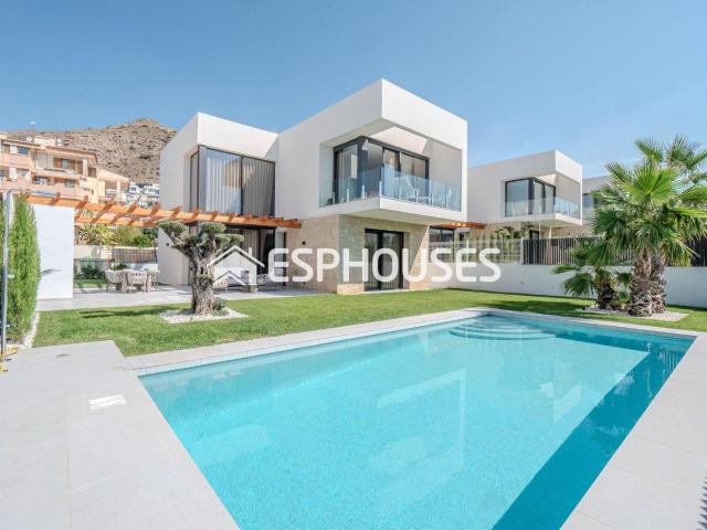 Villa en venta a estrenar en Finestrat Alicante