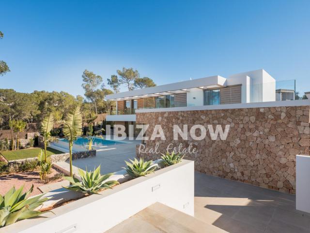 Villa en venta a estrenar en Santa Eulalia del Río Baleares