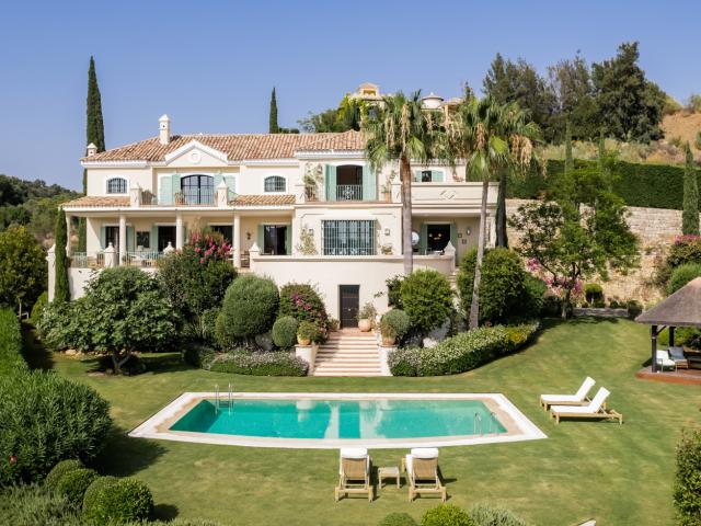 Villa en venta. Benahavis