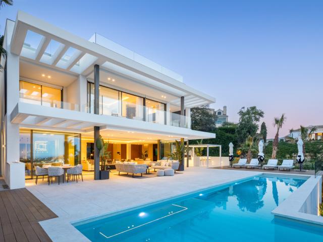Villa en venta. Benahavis
