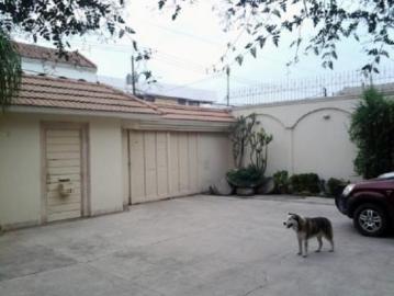 VILLA EN VENTA CON PISCINA EN CIUDADELA KENNEDY