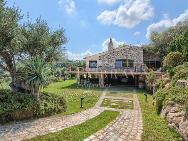Villa En Venta Con Vistas Espectaculares En Aiguablava, Begu. 800m² Aiguablava