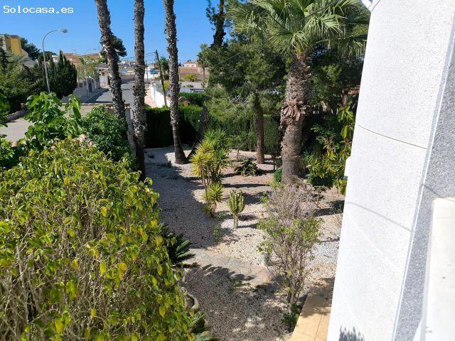 Villa en Venta en Torrevieja, Alicante