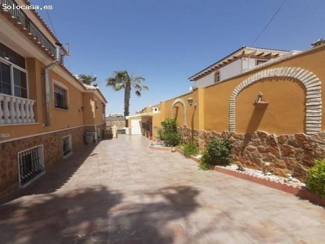 Villa en Venta en Torrevieja, Alicante