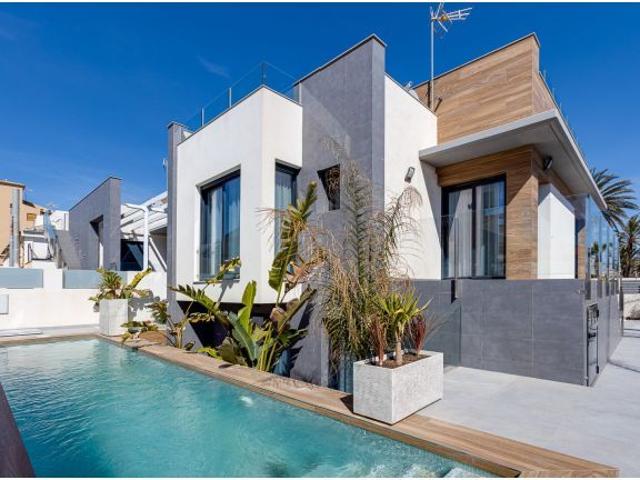 Villa en Venta en Torrevieja, Alicante