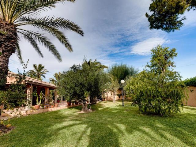 Villa en venta en Torrevieja Alicante
