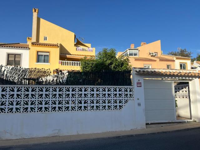 Villa en venta en Torrevieja Alicante