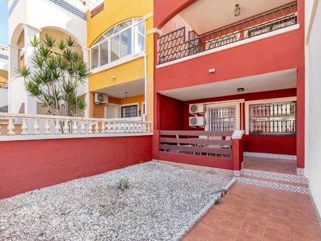 Villa en venta en Torrevieja Alicante