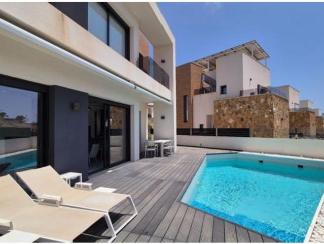 Villa en Venta en Torrevieja, Alicante